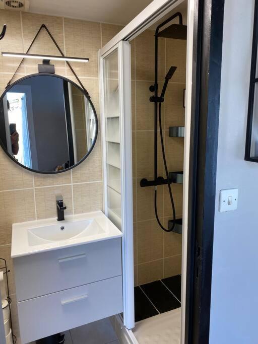 Studio Duplex Meuble Avec Place De Parking Surgères Dış mekan fotoğraf